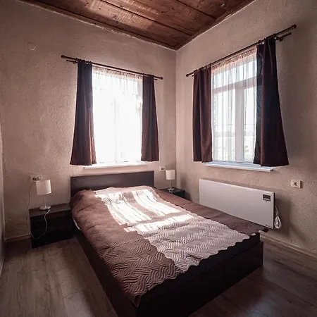 светулките Fireflies Pensionat 4*